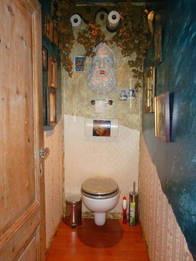 Expect The Unexpected !!! Bed & Breakfast *